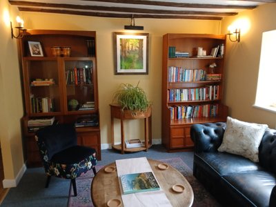 Reading Nook guest lounge